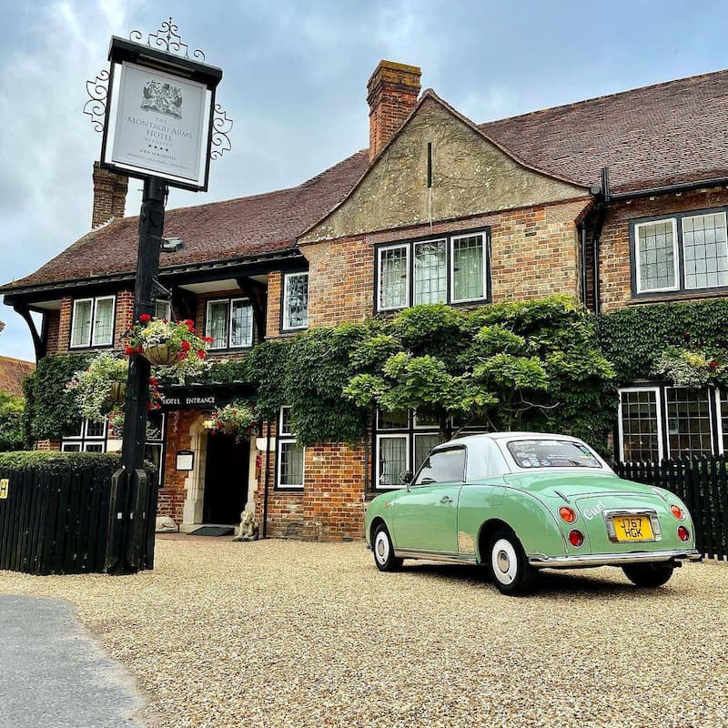 The Montagu Arms Hotel, Building