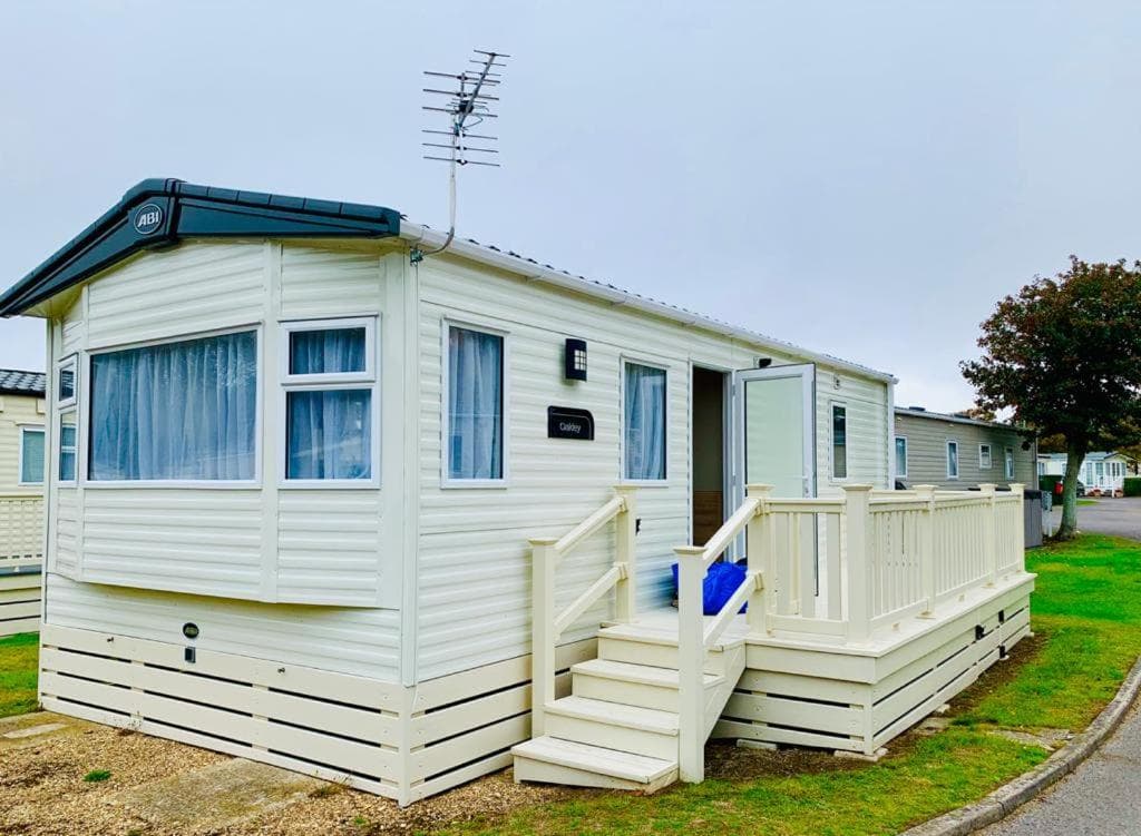 Shorefield Country Park, Caravan House