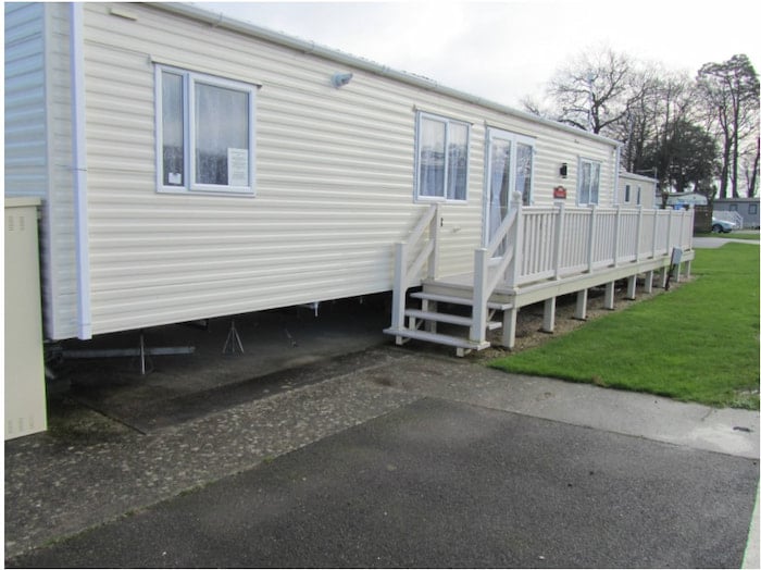 Steve & Caroline Caravans Hoburne Bashley Park, Caravan House